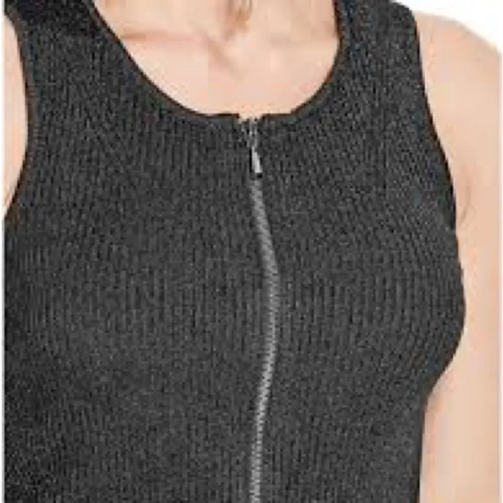 GUESS Los Angeles Front Zipper Ribbed Sweater Top in the Size Medium
